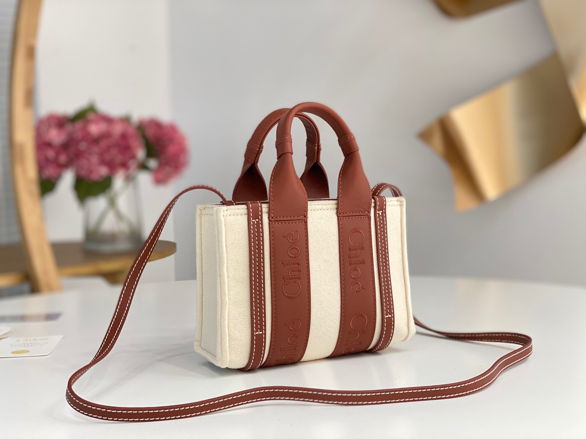 Chloe Mini Woody Tote Bag In Linen